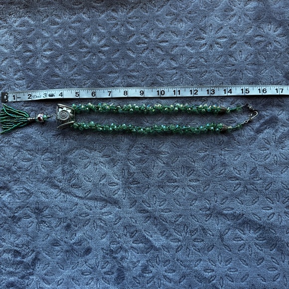 HANDCRAFTED Elegant Green Beaded Necklace - Picture 8 of 10